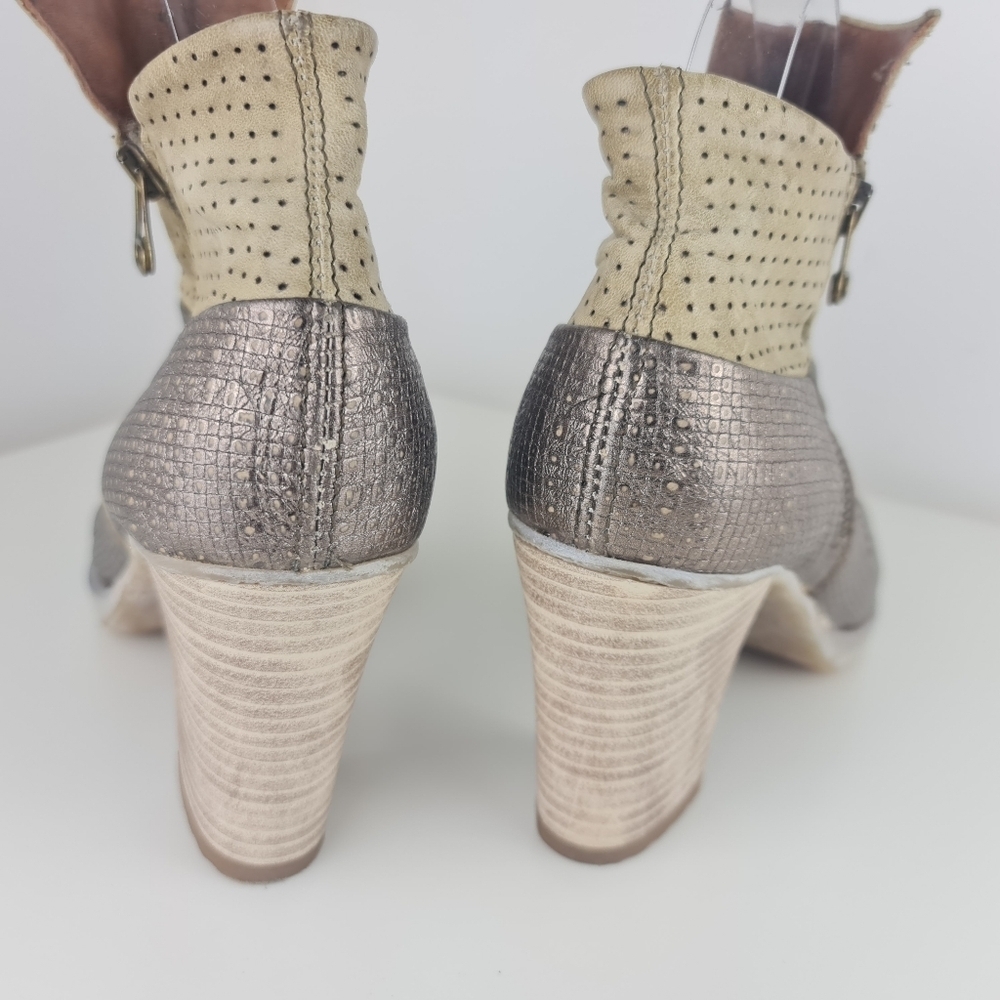 Mjus Shoes Leather Perforated Ankle Boots Size 38 or 8 Booties Side Zip - Picture 6 of 12
